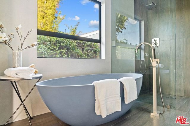 2301 Donella Circle, Los Angeles, CA 90077