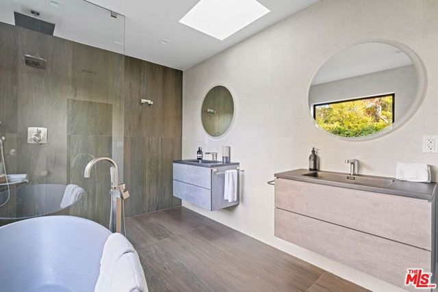 2301 Donella Circle, Los Angeles, CA 90077