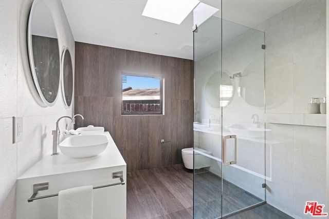 2301 Donella Circle, Los Angeles, CA 90077