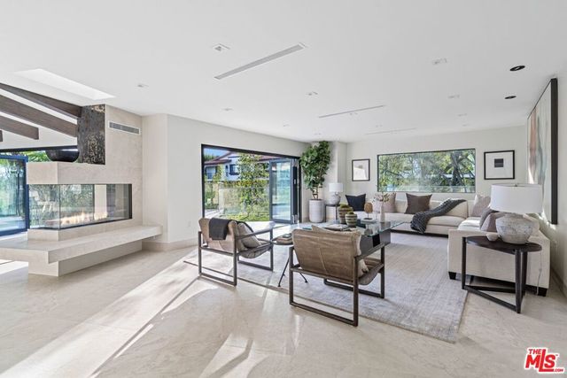 2301 Donella Circle, Los Angeles, CA 90077