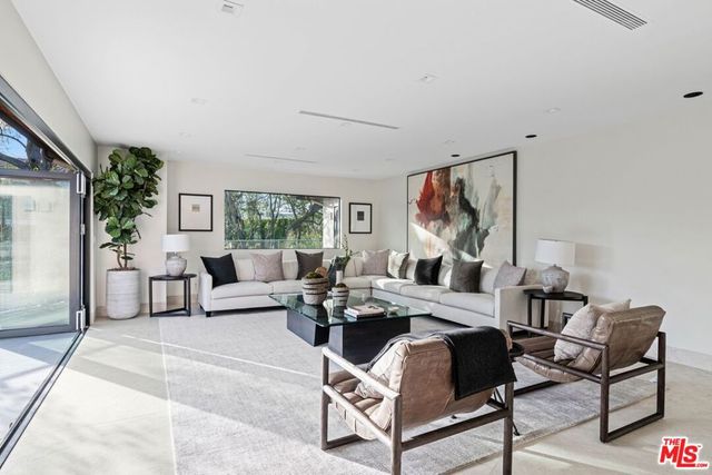 2301 Donella Circle, Los Angeles, CA 90077