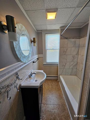 75 Vernon Street, Waterbury, CT 06708