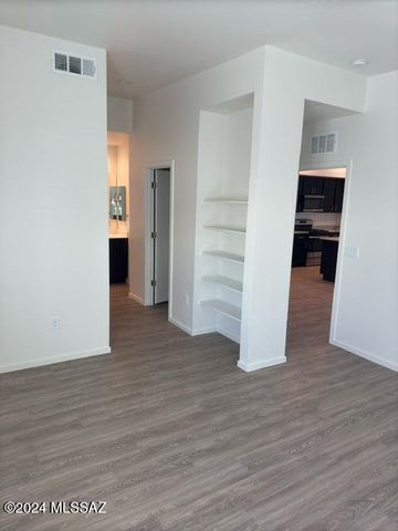 1833 S Poetry Lane, Tucson, AZ 85711