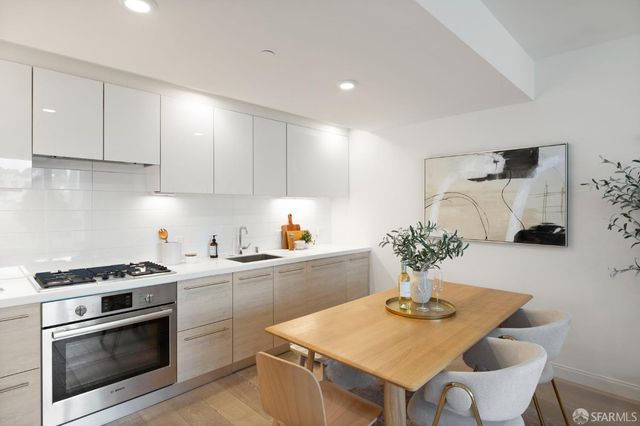 555 Fulton Street 301, San Francisco, CA 94102