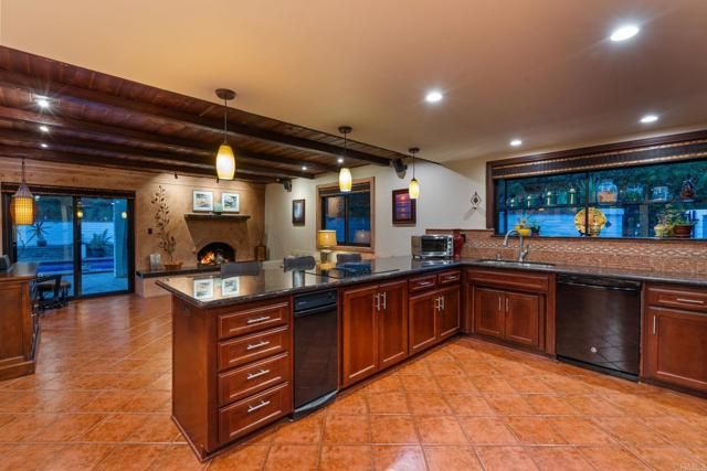 1144 Bellvine Trail, El Cajon, CA 92019