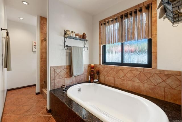 1144 Bellvine Trail, El Cajon, CA 92019