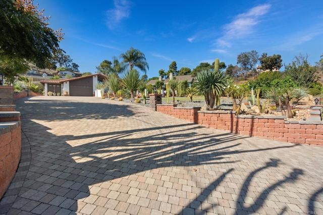 1144 Bellvine Trail, El Cajon, CA 92019