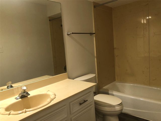 135 Lakeside Drive, Conroe, TX 77356