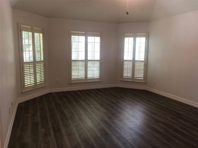 135 Lakeside Drive, Conroe, TX 77356