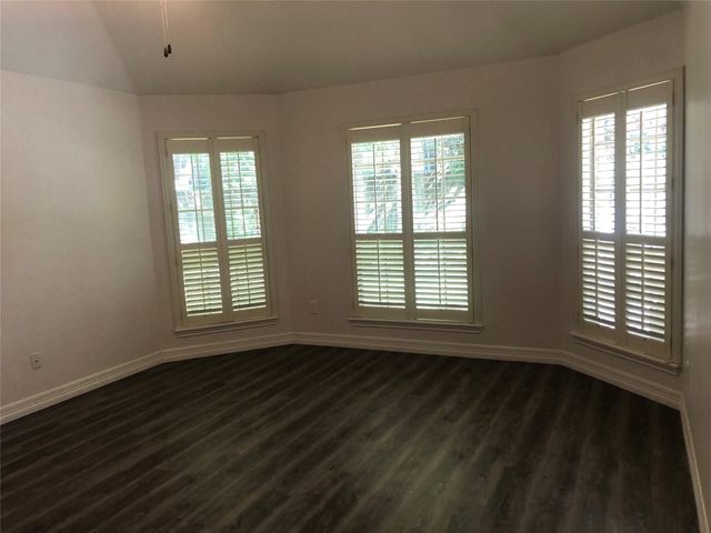 135 Lakeside Drive, Conroe, TX 77356