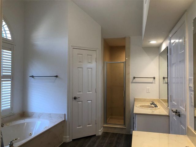 135 Lakeside Drive, Conroe, TX 77356