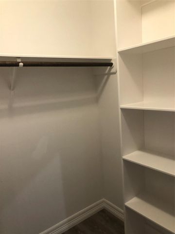 135 Lakeside Drive, Conroe, TX 77356