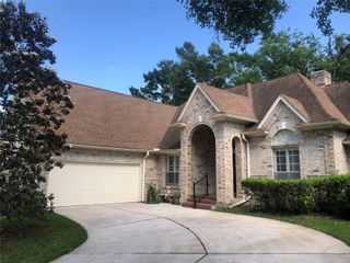 135 Lakeside Drive, Conroe, TX 77356