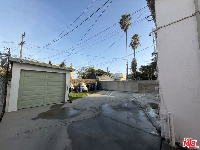 6544 S Victoria Avenue, Los Angeles, CA 90043