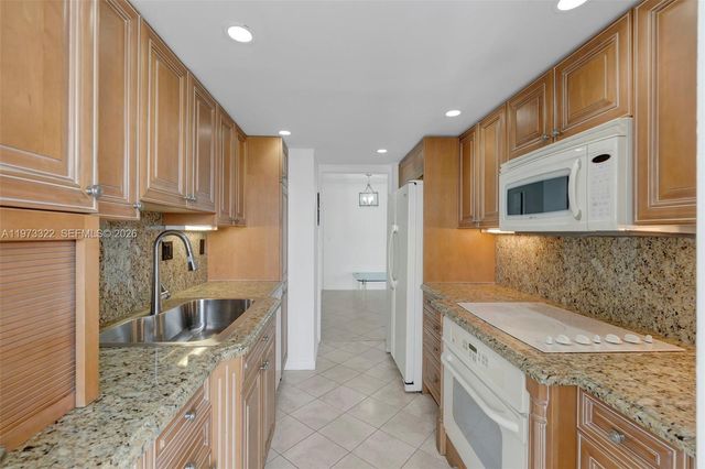 2701 N Ocean Boulevard 14B, Fort Lauderdale, FL 33308