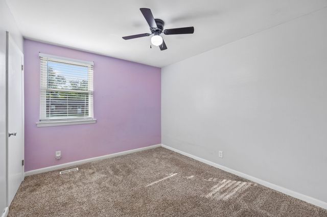8042 Westfield Dr, Murfreesboro, TN 37129