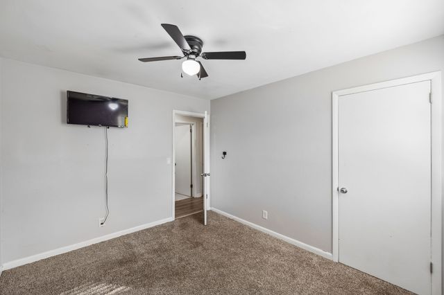 8042 Westfield Dr, Murfreesboro, TN 37129
