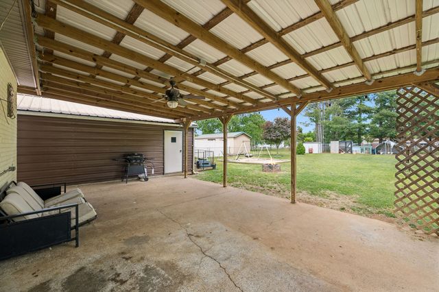8042 Westfield Dr, Murfreesboro, TN 37129