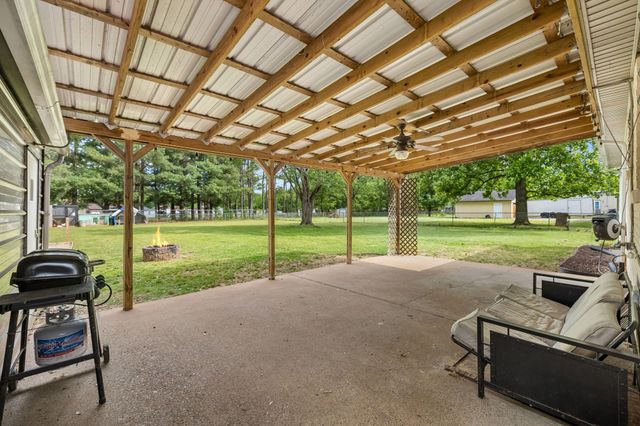8042 Westfield Dr, Murfreesboro, TN 37129