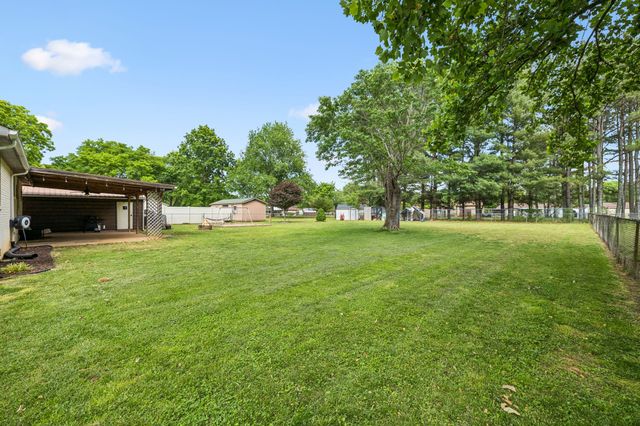 8042 Westfield Dr, Murfreesboro, TN 37129