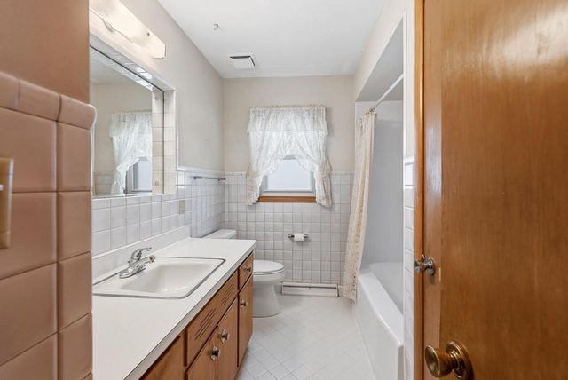 3756 S 124th STREET, Greenfield, WI 53228