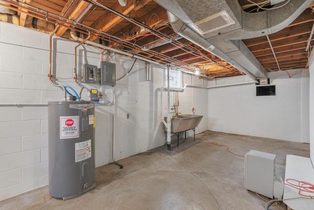 3756 S 124th STREET, Greenfield, WI 53228