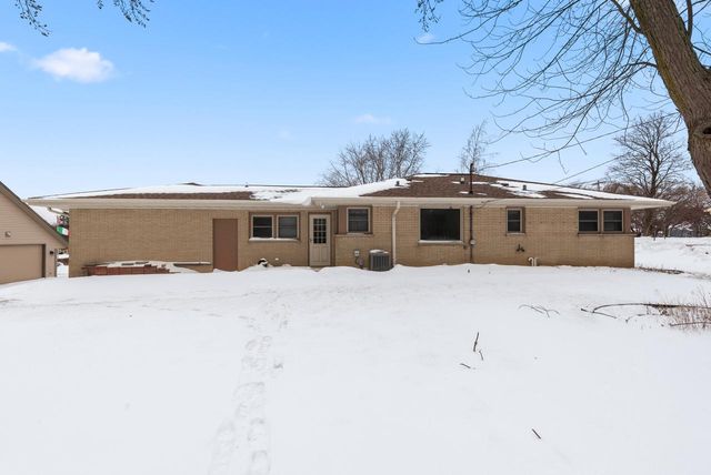 3756 S 124th STREET, Greenfield, WI 53228