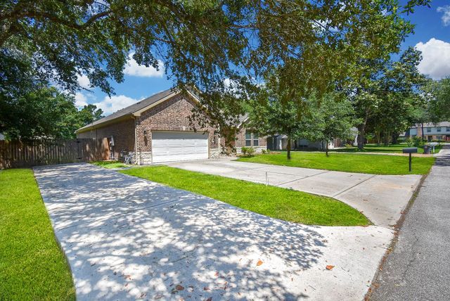 311 Beaumont Drive, Magnolia, TX 77354