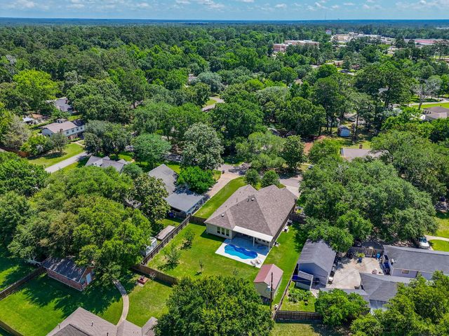 311 Beaumont Drive, Magnolia, TX 77354