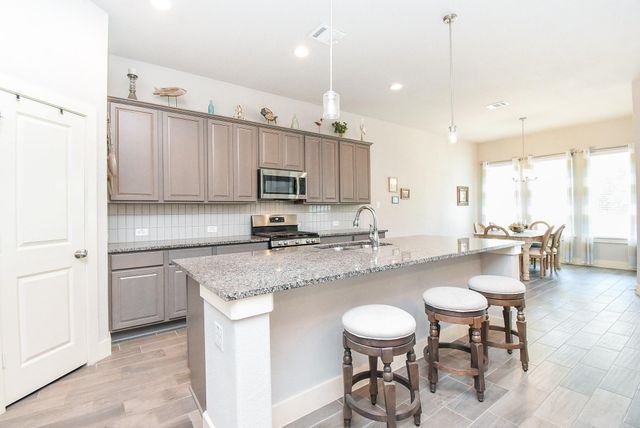 311 Beaumont Drive, Magnolia, TX 77354