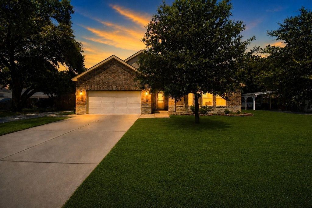311 Beaumont Drive, Magnolia, TX 77354