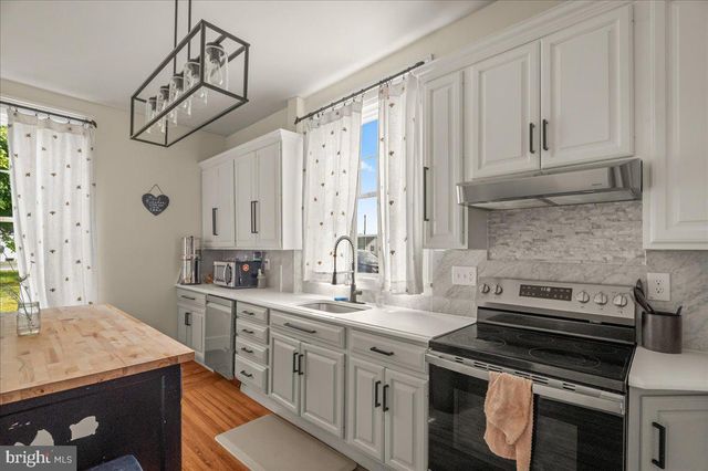 2239 SIXTH ST, Middletown, VA 22645