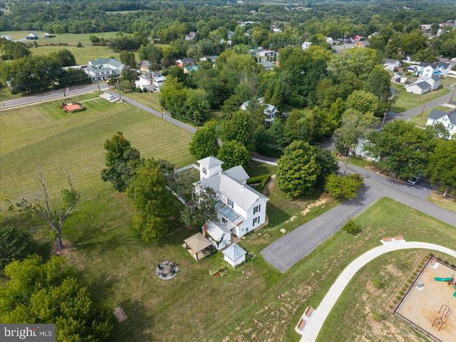 2239 SIXTH ST, Middletown, VA 22645