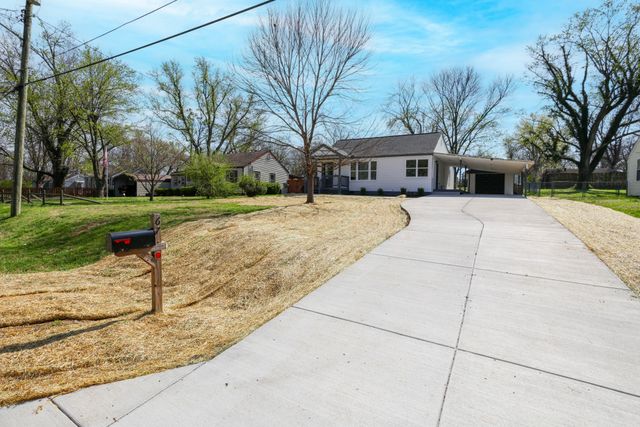67 Scobey Dr, Nashville, TN 37210