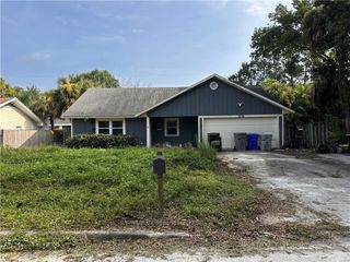 6526 4th Street, Vero Beach, FL 32968