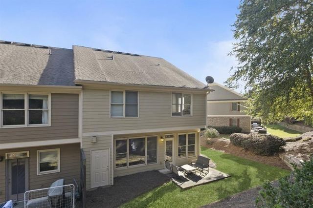 5840 Vista Brook Drive, Suwanee, GA 30024