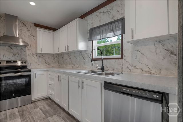 260 W 1st Street, Midway, GA 31320