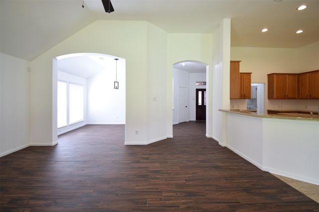 34 S Rambling Ridge Place, Conroe, TX 77385