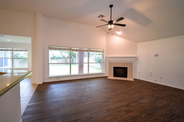 34 S Rambling Ridge Place, Conroe, TX 77385