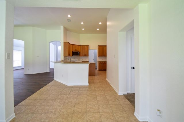 34 S Rambling Ridge Place, Conroe, TX 77385
