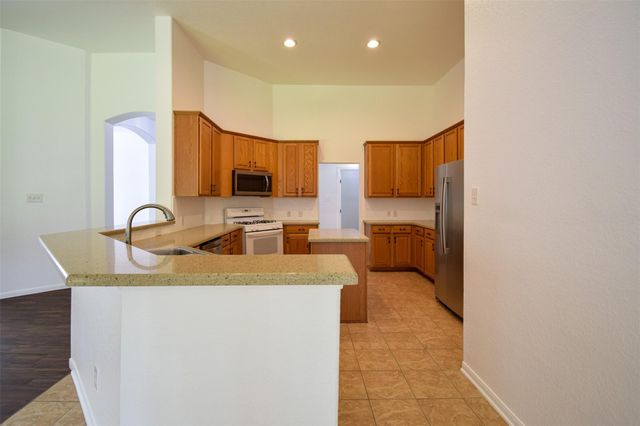 34 S Rambling Ridge Place, Conroe, TX 77385