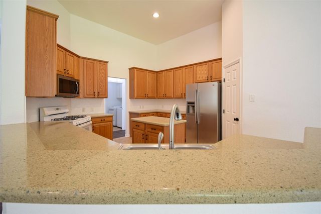 34 S Rambling Ridge Place, Conroe, TX 77385