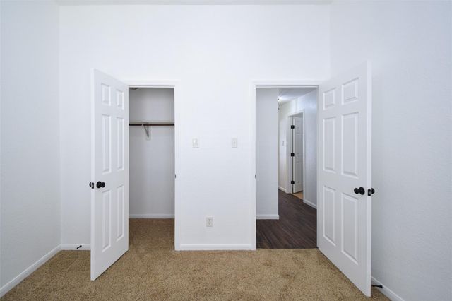 34 S Rambling Ridge Place, Conroe, TX 77385