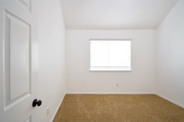 34 S Rambling Ridge Place, Conroe, TX 77385
