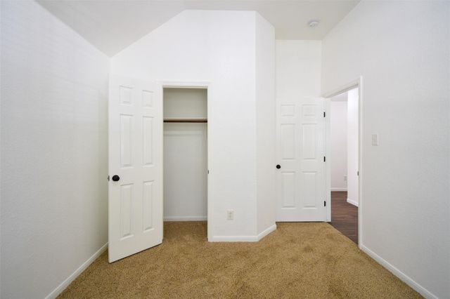 34 S Rambling Ridge Place, Conroe, TX 77385