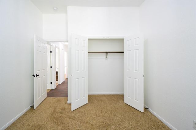 34 S Rambling Ridge Place, Conroe, TX 77385