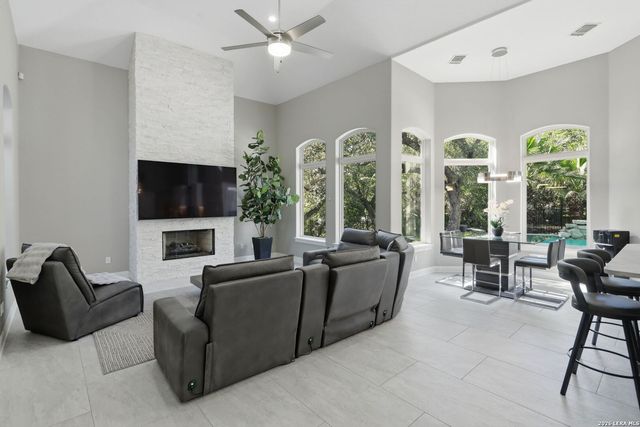 1 BAYSIDE CT, San Antonio, TX 78257