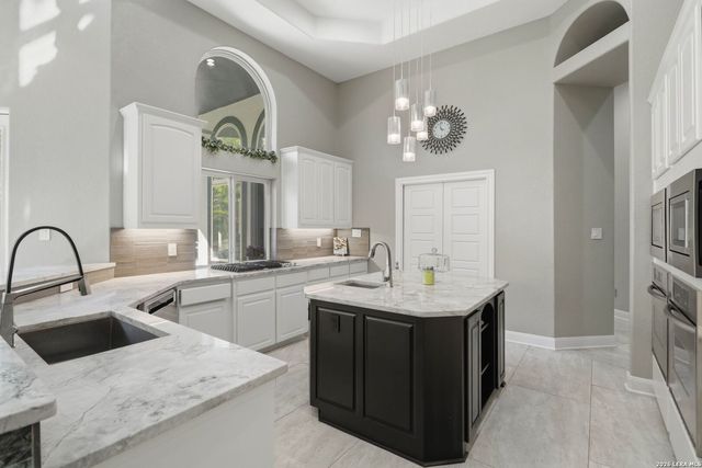 1 BAYSIDE CT, San Antonio, TX 78257