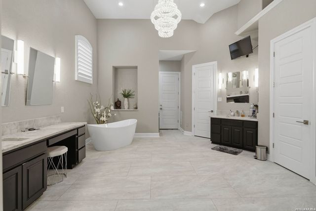 1 BAYSIDE CT, San Antonio, TX 78257