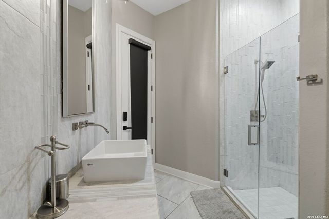 1 BAYSIDE CT, San Antonio, TX 78257